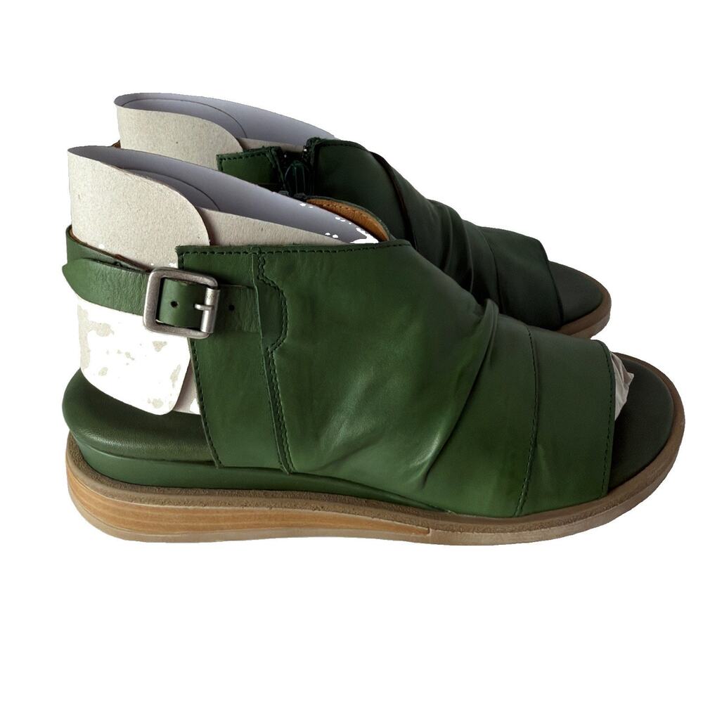 Miz Mooz Conor Sandals Women 37 US 6.5-7 Kiwi Green Leather Open Toe NIB